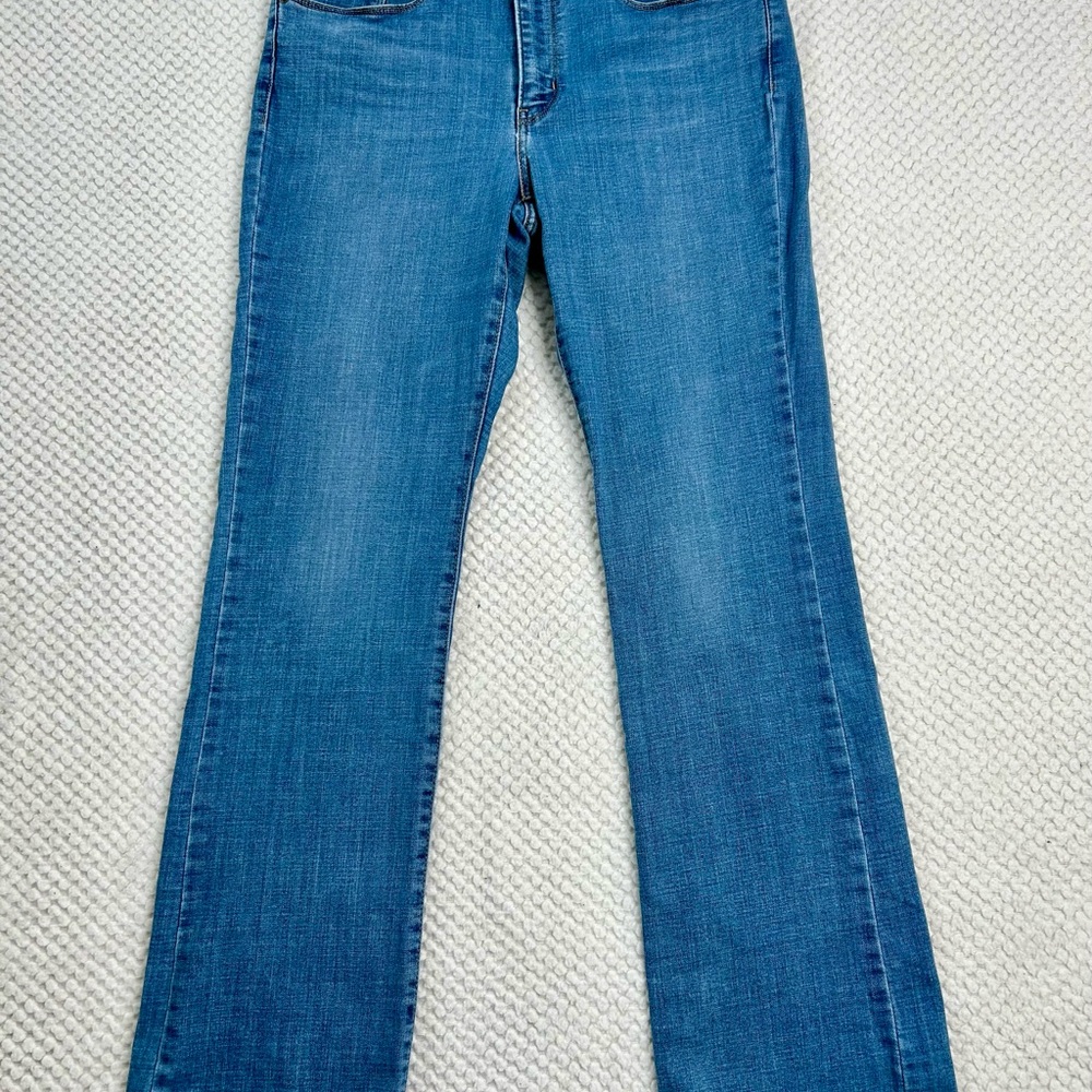 Levi's Women's Boot Cut Jeans in Medium Blue Wash